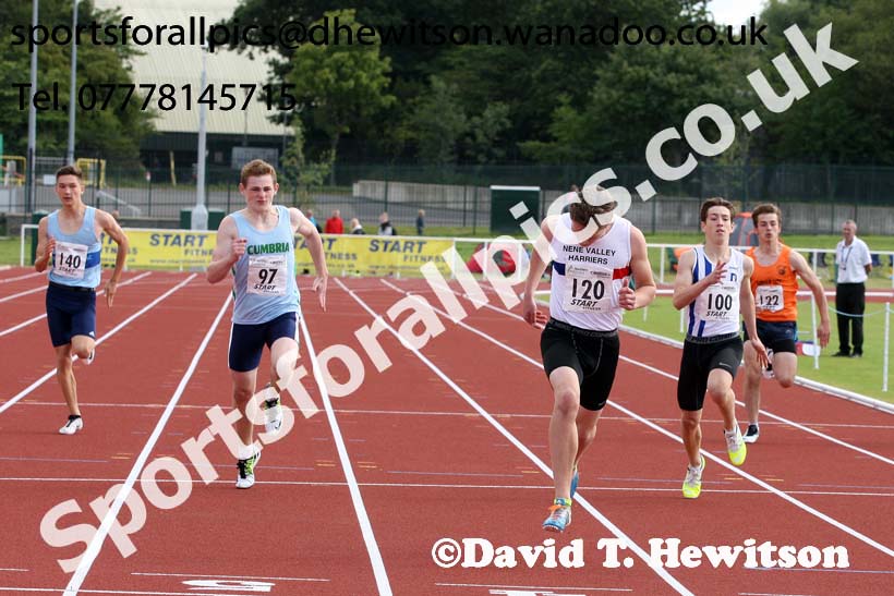 Under-15 boys 200 metres. Photo: David T. Hewitson/Sports for All Pics